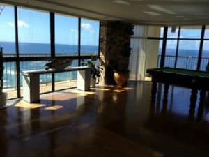 Penthouse with wooden flooring and sea view